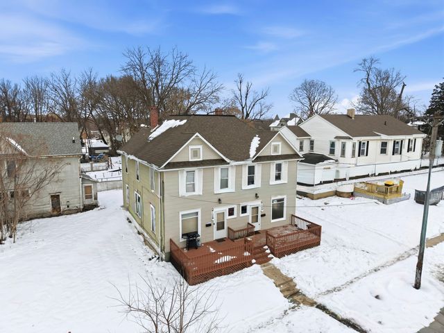 108-110 E Iroquois Street, Freeport, IL 61032