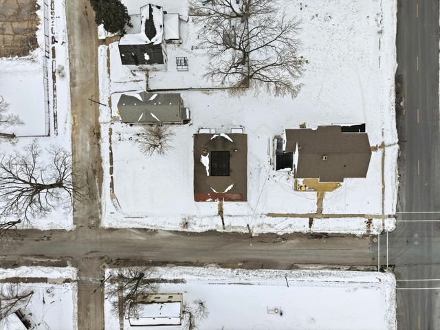 108-110 E Iroquois Street, Freeport, IL 61032