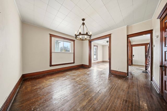 108-110 E Iroquois Street, Freeport, IL 61032