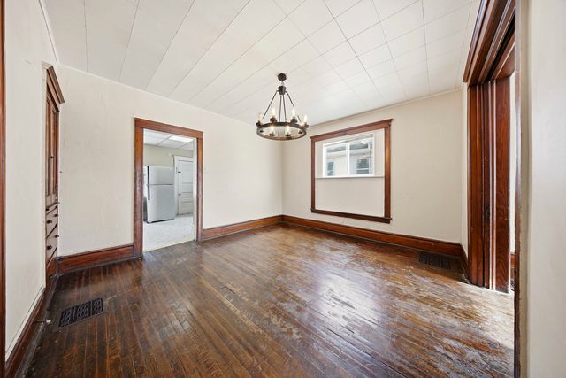 108-110 E Iroquois Street, Freeport, IL 61032