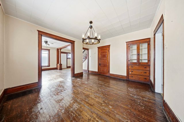 108-110 E Iroquois Street, Freeport, IL 61032