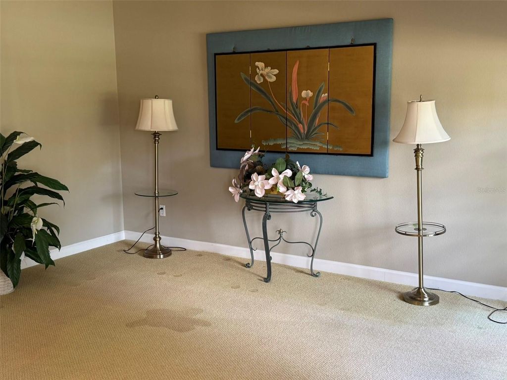 Image 4 of property listing at 10484 WISCANE AVENUE, Orlando, FL 32836