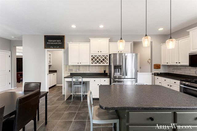 974 Dogwood Meadows Drive, Ada, MI 49301
