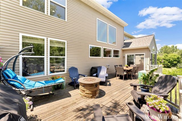 974 Dogwood Meadows Drive, Ada, MI 49301