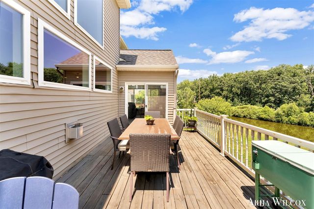 974 Dogwood Meadows Drive, Ada, MI 49301