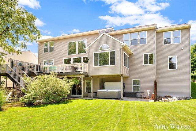 974 Dogwood Meadows Drive, Ada, MI 49301