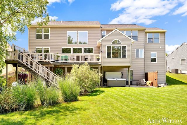 974 Dogwood Meadows Drive, Ada, MI 49301