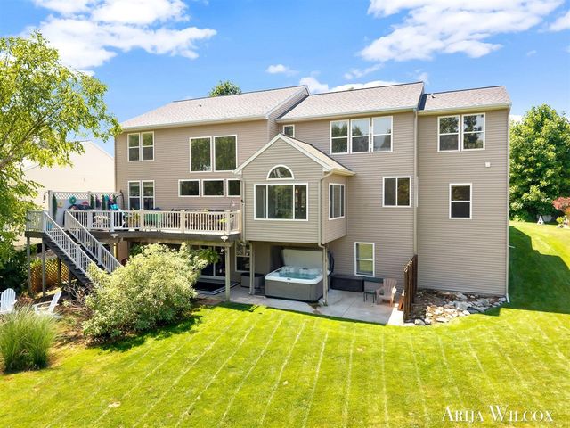 974 Dogwood Meadows Drive, Ada, MI 49301