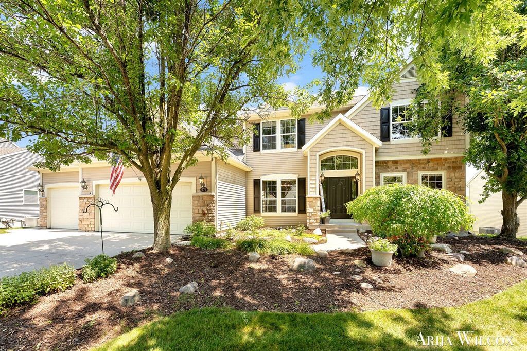 974 Dogwood Meadows Drive, Ada, MI 49301