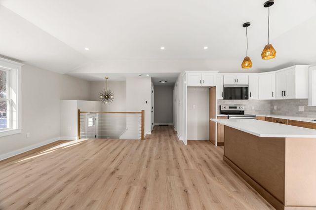 40 Hillside Avenue, Derry, NH 03038