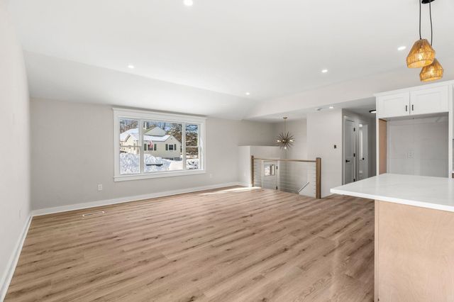 40 Hillside Avenue, Derry, NH 03038