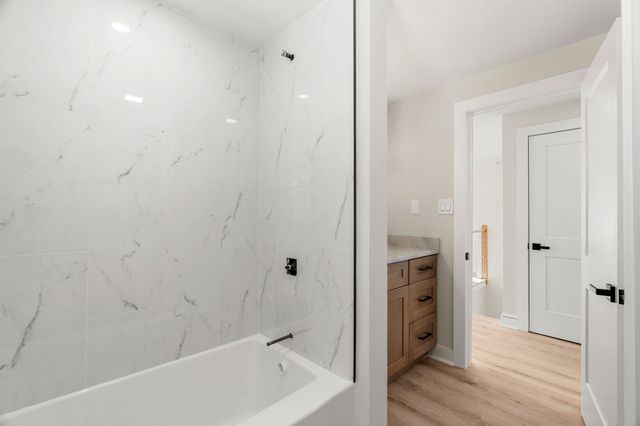 40 Hillside Avenue, Derry, NH 03038