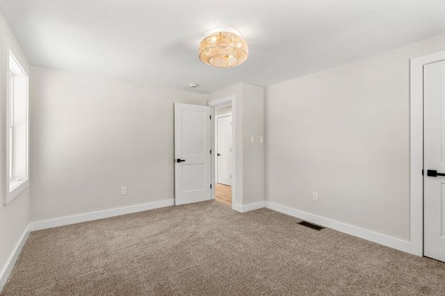 40 Hillside Avenue, Derry, NH 03038