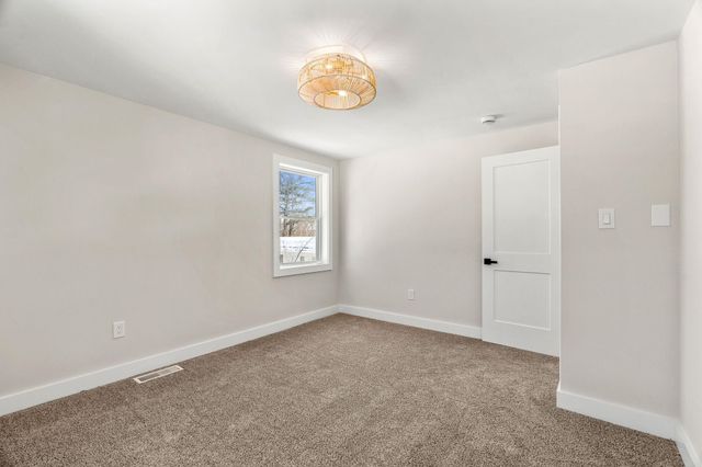 40 Hillside Avenue, Derry, NH 03038