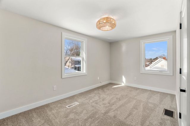 40 Hillside Avenue, Derry, NH 03038