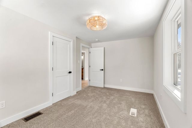 40 Hillside Avenue, Derry, NH 03038