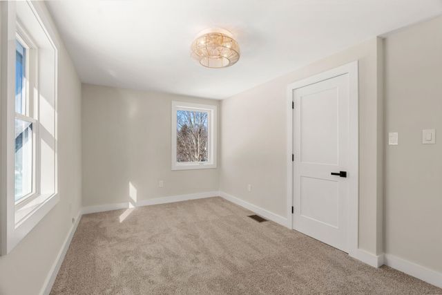 40 Hillside Avenue, Derry, NH 03038