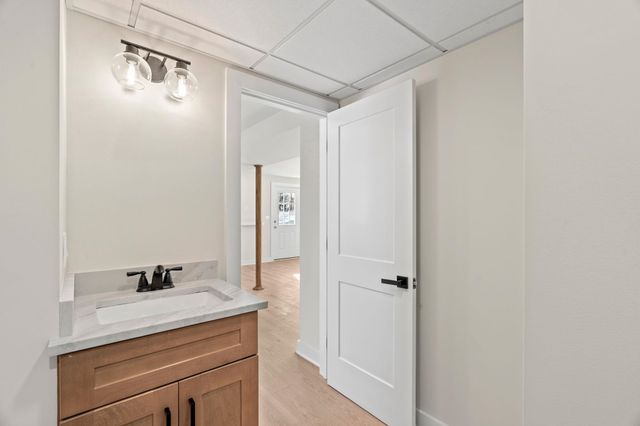 40 Hillside Avenue, Derry, NH 03038