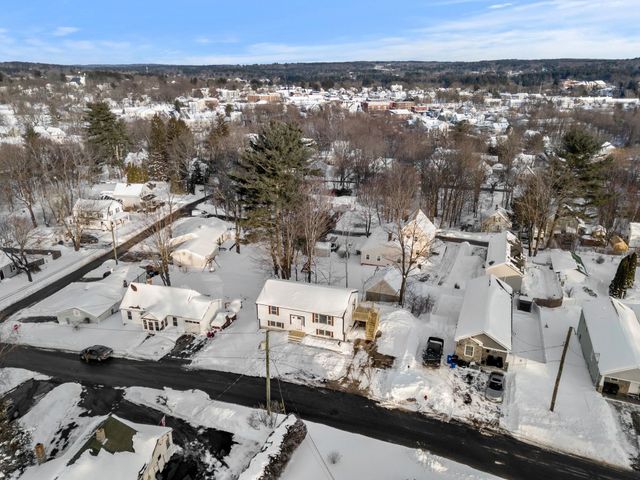 40 Hillside Avenue, Derry, NH 03038