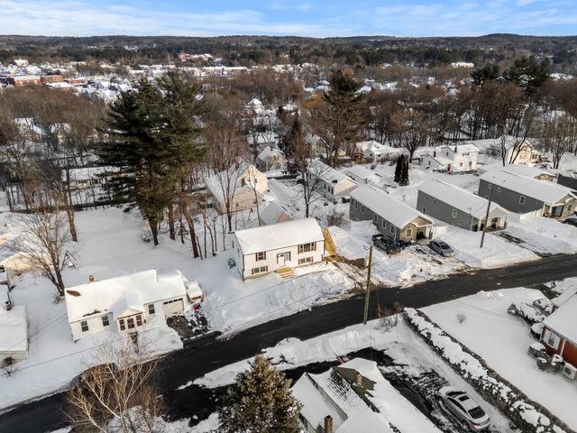 40 Hillside Avenue, Derry, NH 03038