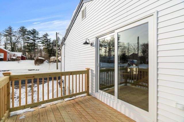 40 Hillside Avenue, Derry, NH 03038