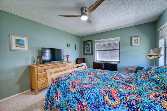 76 SANDSTONE CIRCLE, Venice, FL 34293