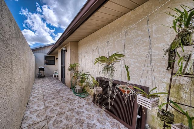 76 SANDSTONE CIRCLE, Venice, FL 34293