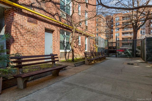 60th Street 34th Avenue 6D, Woodside, NY 11377