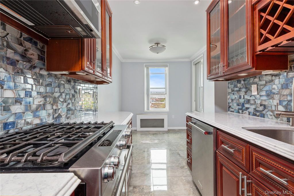 60th Street 34th Avenue 6D, Woodside, NY 11377