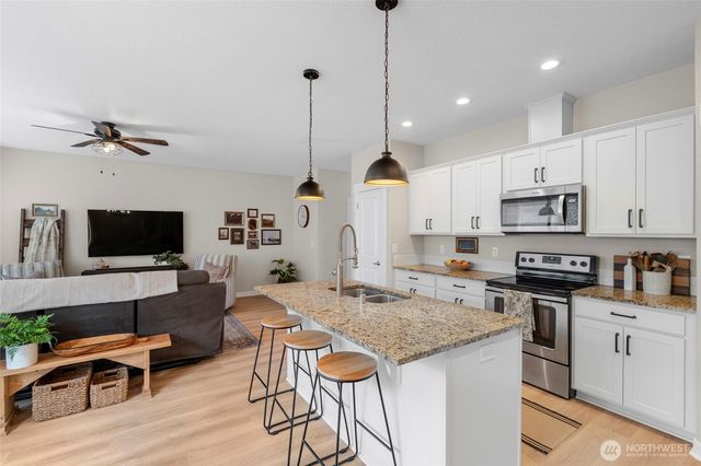2301 Rosewood Lane, Centralia, WA 98531