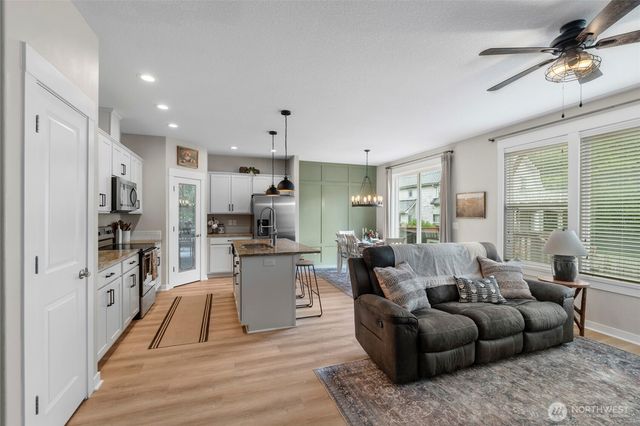 2301 Rosewood Lane, Centralia, WA 98531