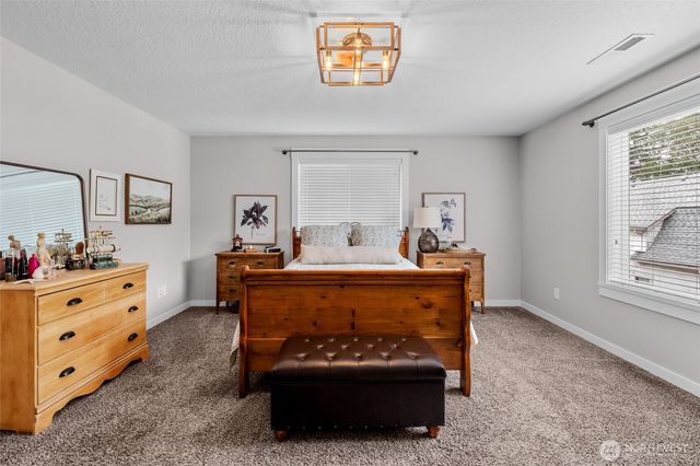 2301 Rosewood Lane, Centralia, WA 98531