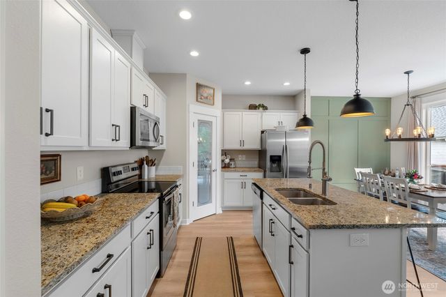 2301 Rosewood Lane, Centralia, WA 98531