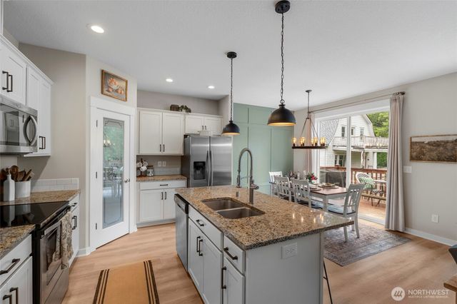 2301 Rosewood Lane, Centralia, WA 98531