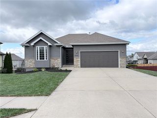 10016 N Kentucky Avenue, Kansas City, MO 64157