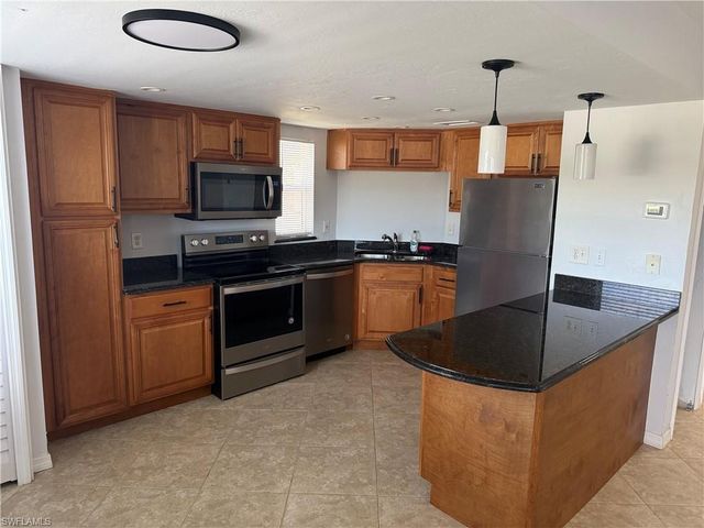 5031 SW 16th PL 101, Cape Coral, FL 33914