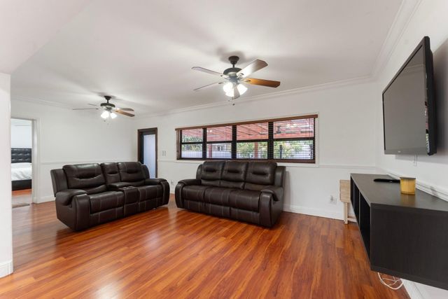 795 NE 165th Street, Miami, FL 33162