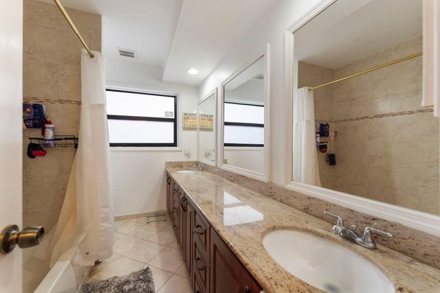 795 NE 165th Street, Miami, FL 33162