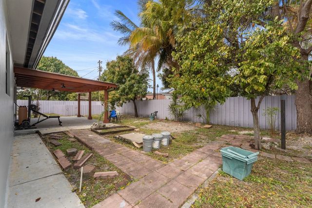 795 NE 165th Street, Miami, FL 33162