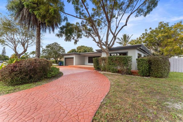 795 NE 165th Street, Miami, FL 33162