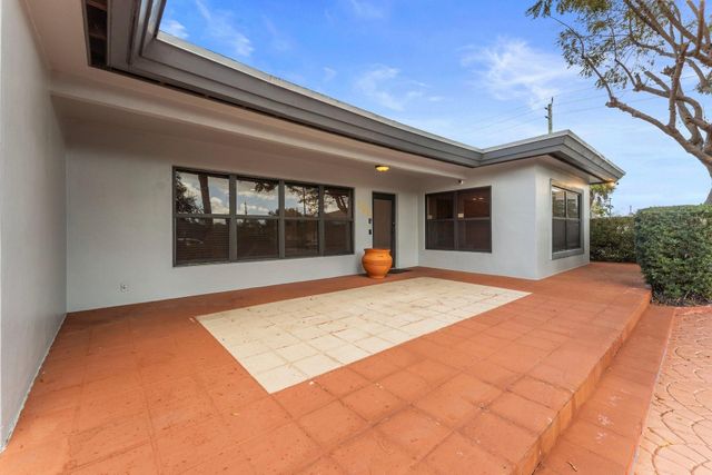 795 NE 165th Street, Miami, FL 33162