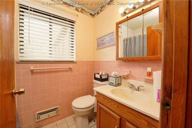 900 Scenic Drive, Charleston, WV 25311