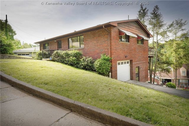 900 Scenic Drive, Charleston, WV 25311