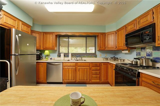 900 Scenic Drive, Charleston, WV 25311