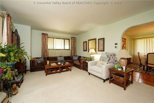 900 Scenic Drive, Charleston, WV 25311