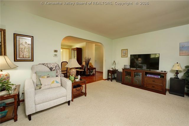 900 Scenic Drive, Charleston, WV 25311