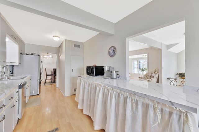 838 S Edgemoor St, Wichita, KS 67218