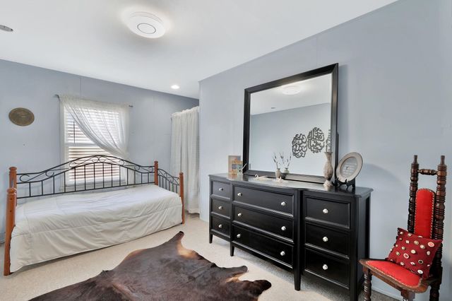 838 S Edgemoor St, Wichita, KS 67218