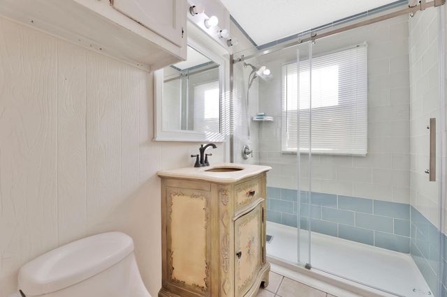 838 S Edgemoor St, Wichita, KS 67218