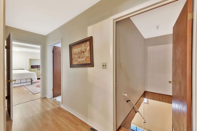 838 S Edgemoor St, Wichita, KS 67218